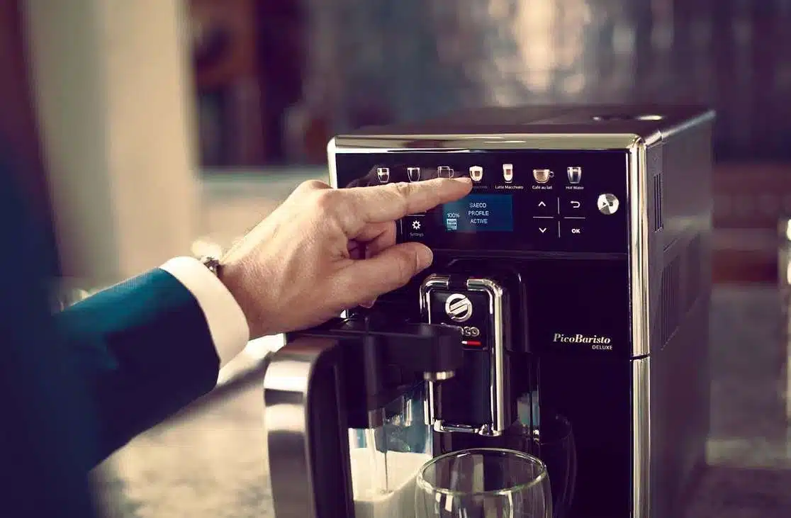 Interagir avec l'interface de la Saeco PicoBaristo Deluxe